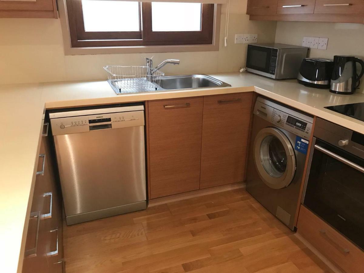 Sea View Central Apt Ithaki Ларнака Екстериор снимка