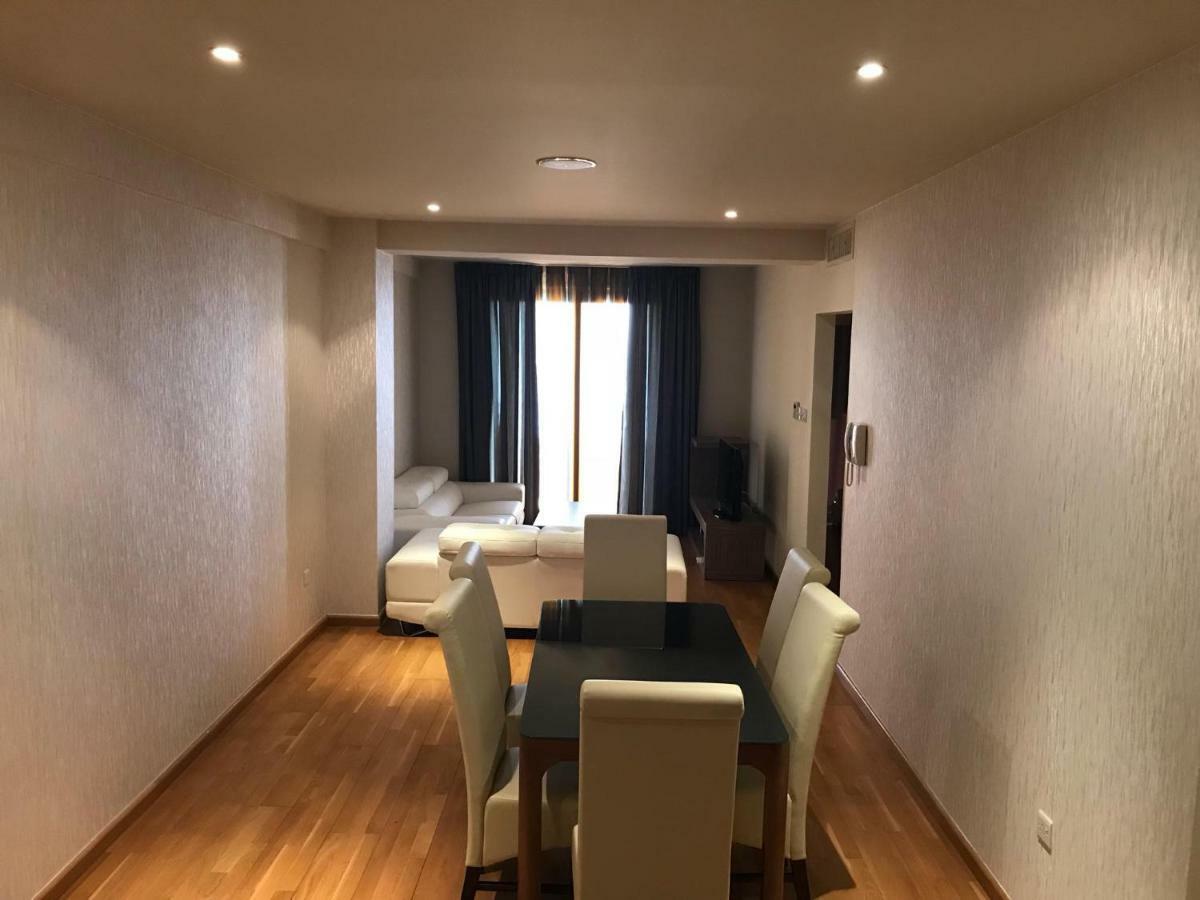 Sea View Central Apt Ithaki Ларнака Екстериор снимка