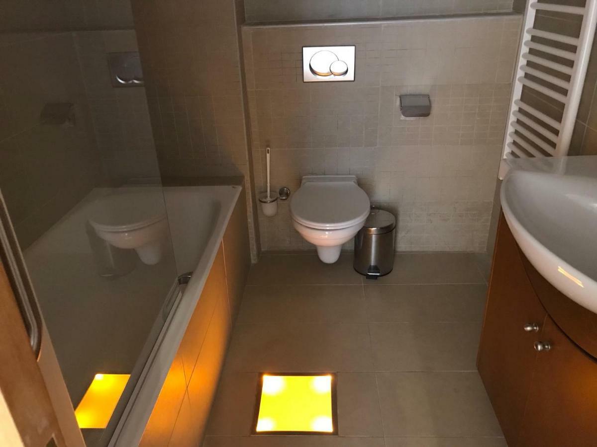Sea View Central Apt Ithaki Ларнака Екстериор снимка